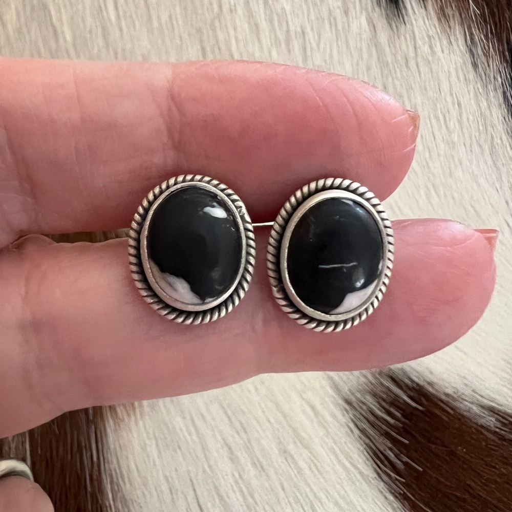 ❤️ Quality White Buffalo Oval Stud Earrings Matte Brushed Navajo Style Western - Picture 4 of 14